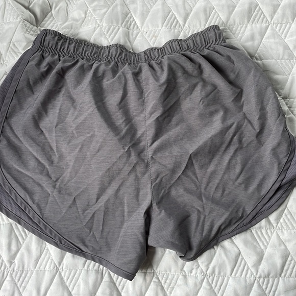 grey nike shorts - Picture 3 of 3